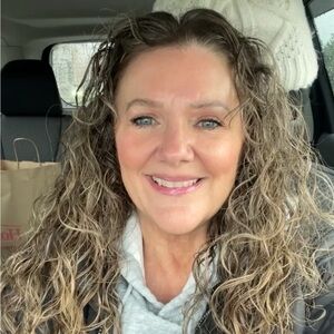 Meet your Posher, Dee ann